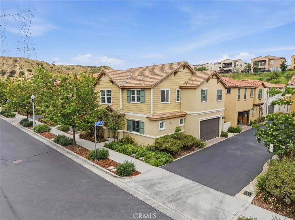 27471 Poppy Court, Saugus, CA 91350