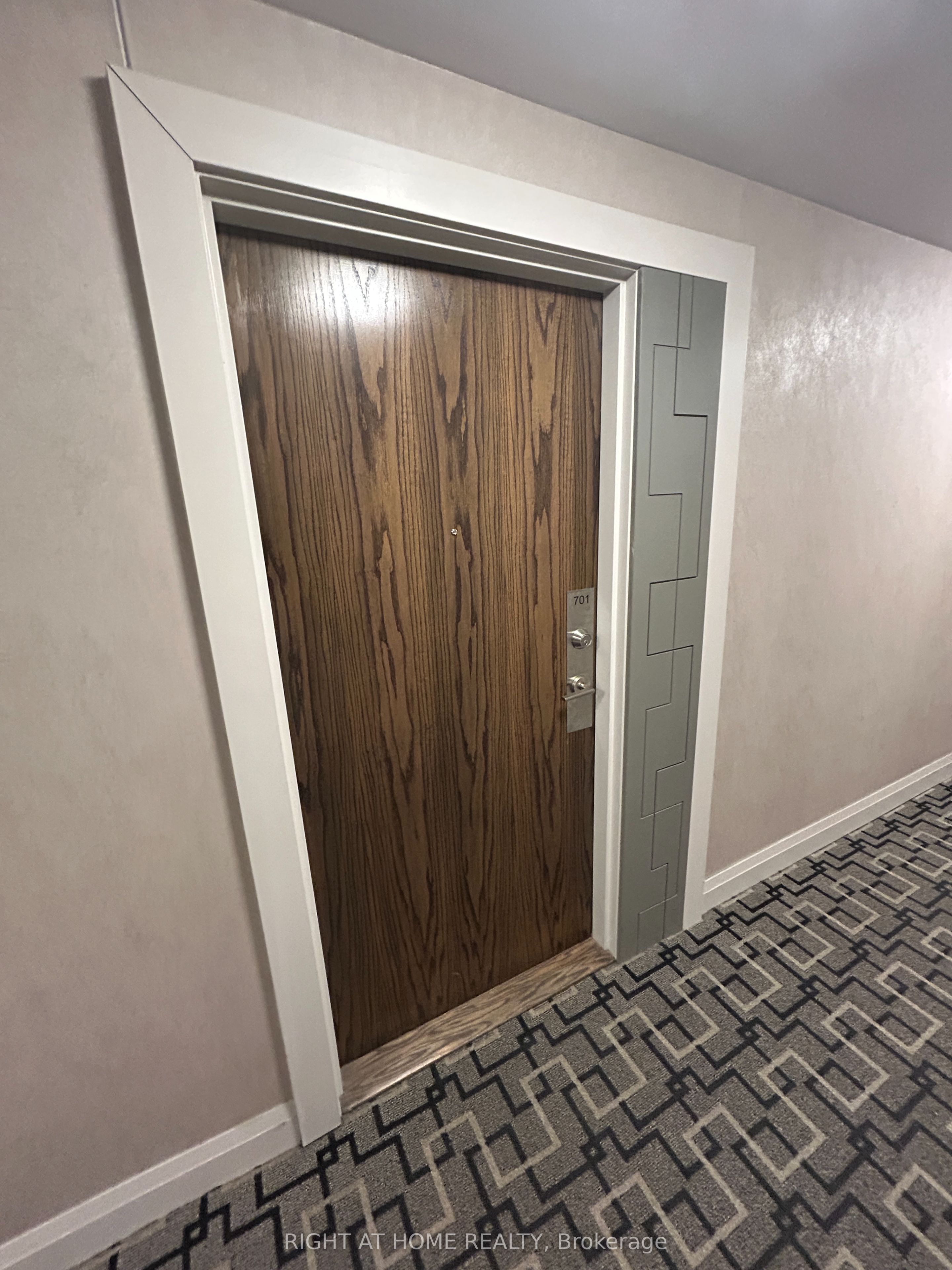 701-99 Eagle Rock Way, Vaughan, ON, L6A 5A7 photo 4