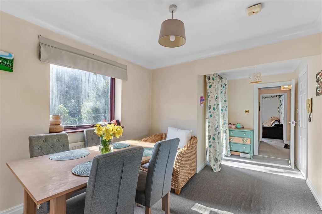 Additional image 4 of 2 bed flat for saleTarn Court, Ilkley LS29