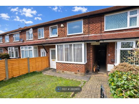 Ledsham Avenue, Manchester M9