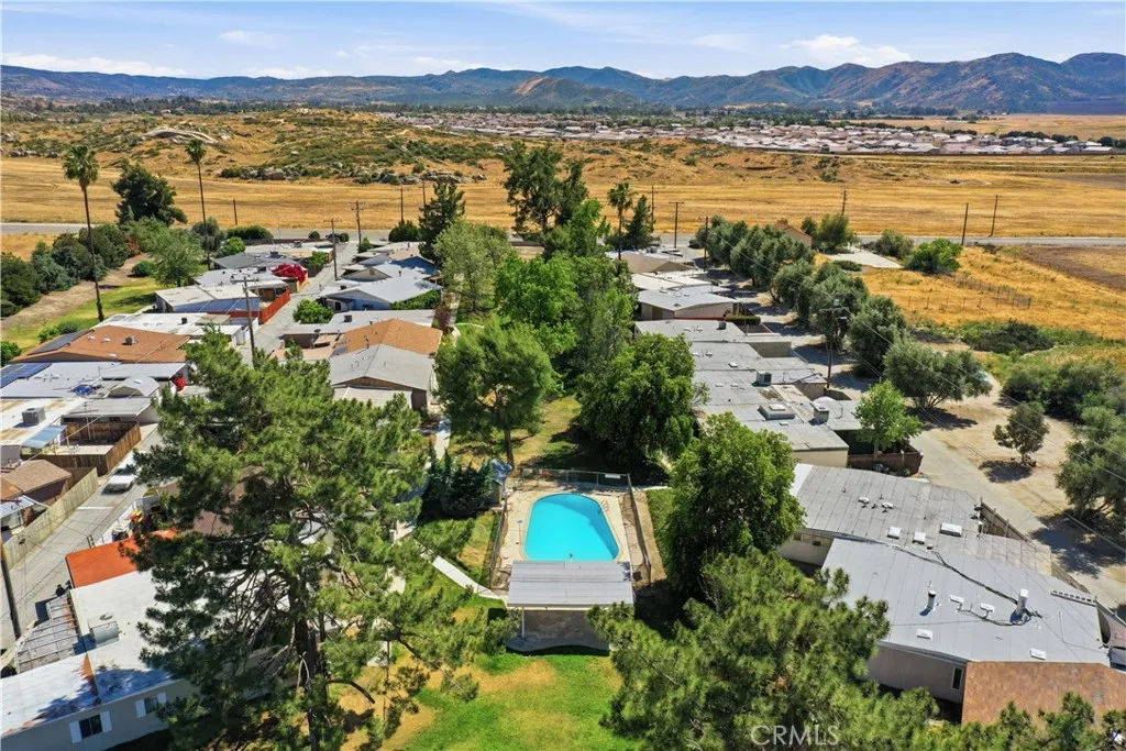 600 Gibbel Rd, Hemet, CA 92543