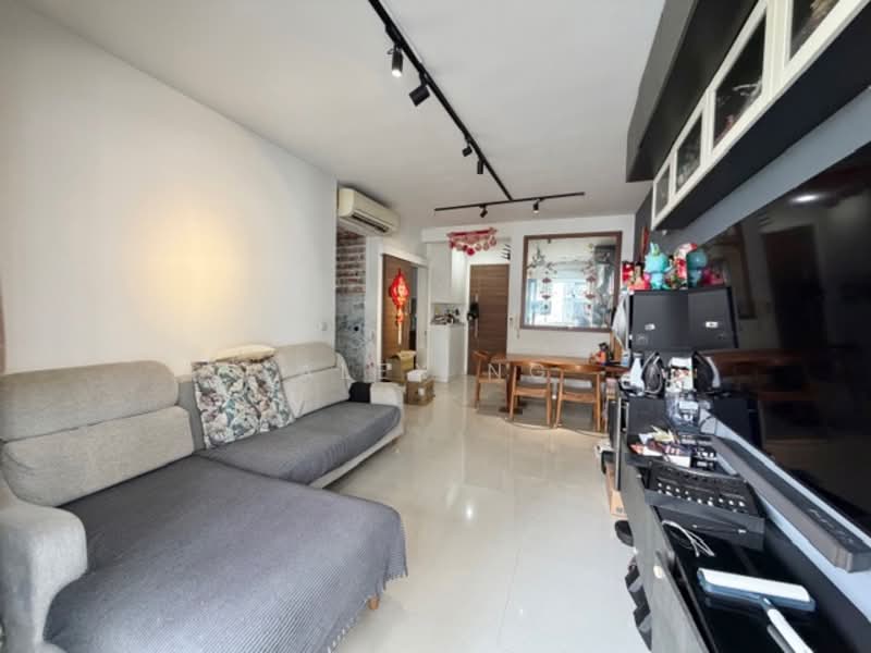 7 Tampines Avenue 8