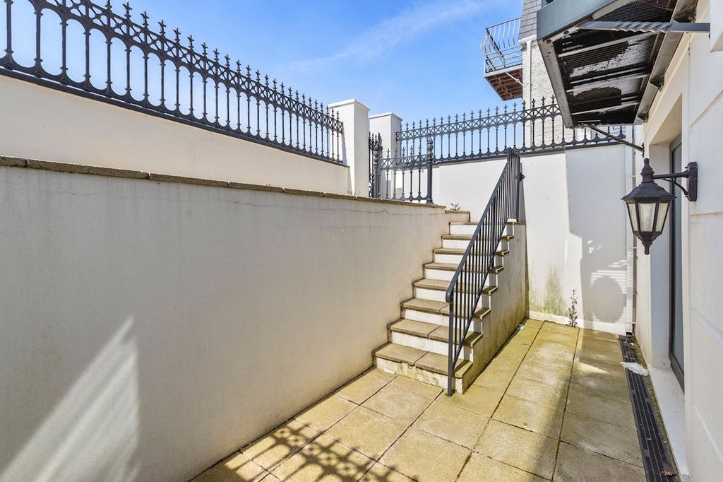 Additional image 13 of 2 bed flat for saleFlat 2 Murray Crescent House, The Rath, Milford Haven, Pembrokeshire SA73