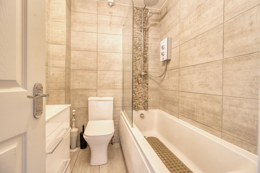 Additional image 9 of 2 bed terraced house for saleHawfinch Close, Covingham SN3
