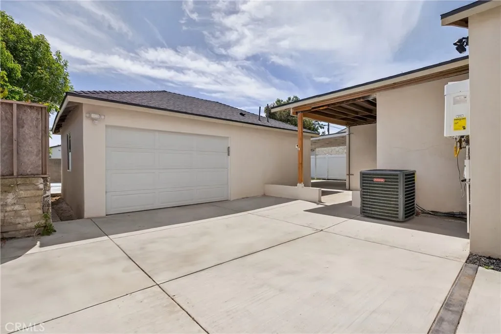 Additional image 25 of 906 W poplar Street, Compton, CA 90220