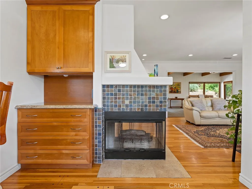 Additional image 13 of 1012 N Sunset Canyon Drive, Burbank, CA 91504