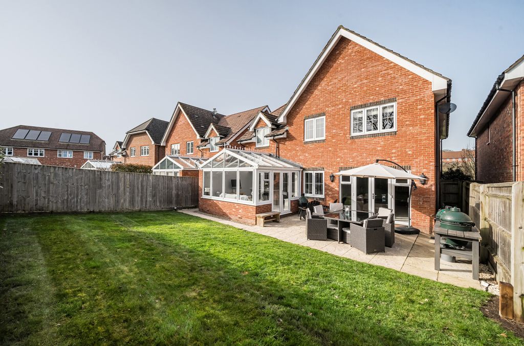 Additional image 11 of 4 bed detached house for saleElen Place, Bracknell, Berkshire RG42