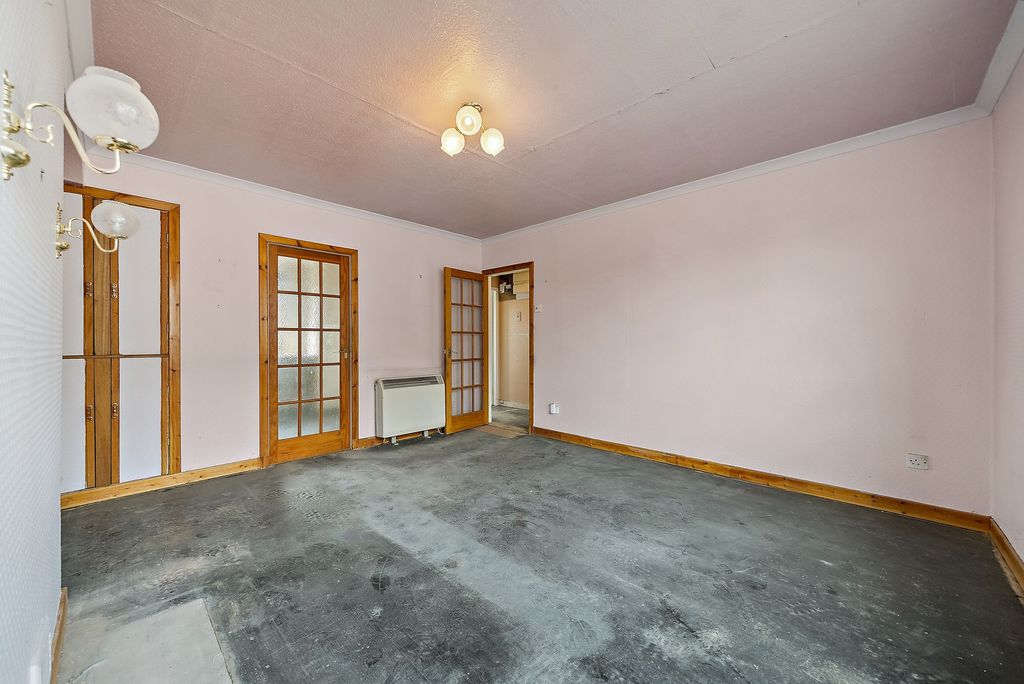 3 bed flat for saleAthole Drive, Stanley PH1 photo 3