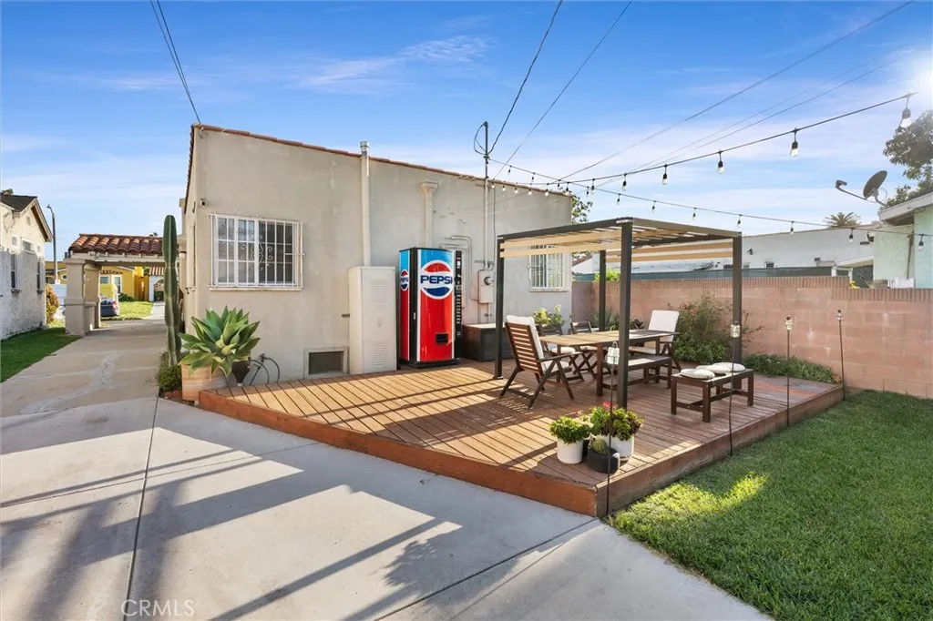 Additional image 59 of 527 W 106th Street, Los Angeles, CA 90044