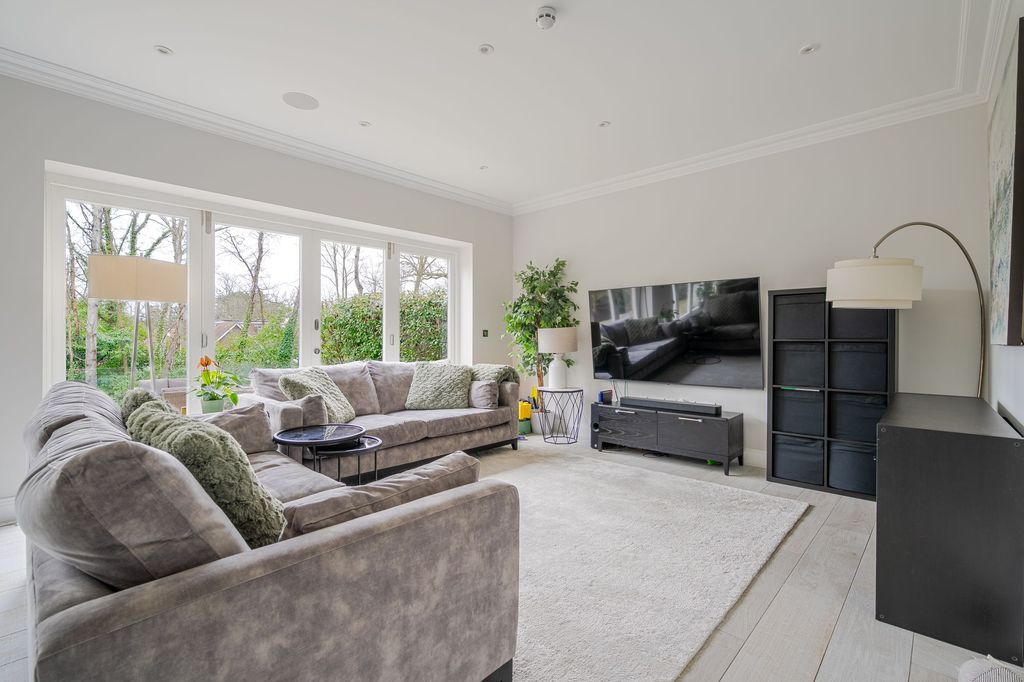 Additional image 7 of 5 bed detached house to rentSunningdale Heights, Sunningdale SL5