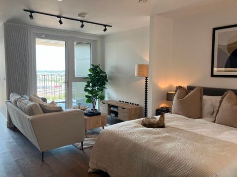 Mitre Yard, Scrubs Lane NW10, London, Studio to rent