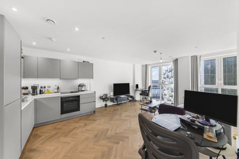 Mile Walk, London NW6
