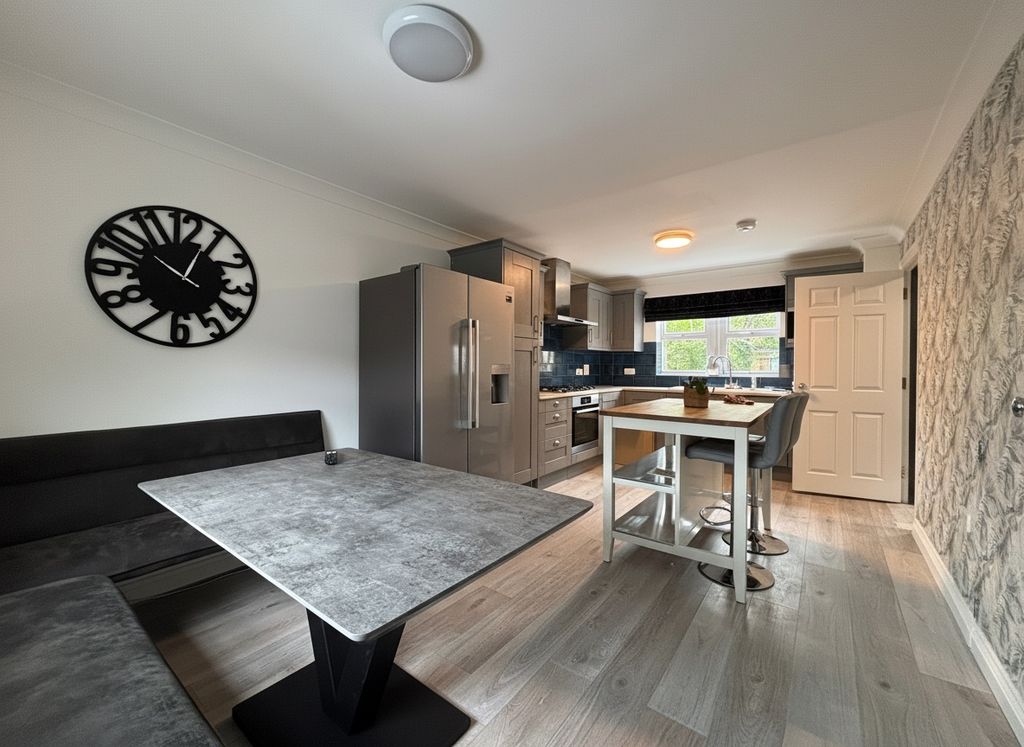 Additional image 2 of 6 bed semi-detached house to rentMoat Farm Close, Marston Moretaine, Bedford MK43