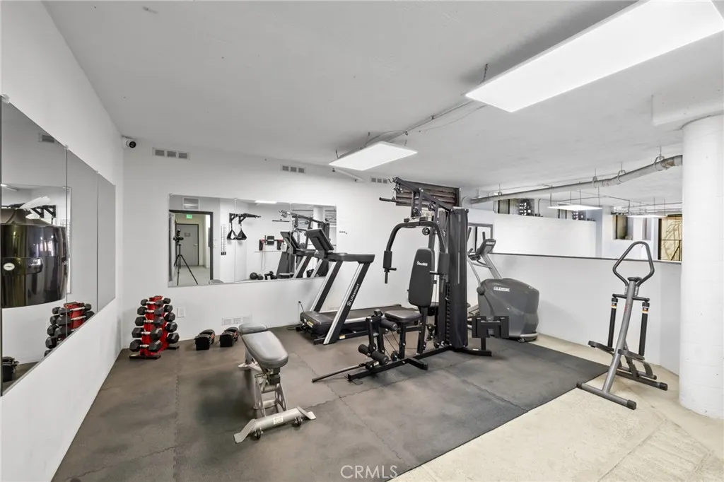 Additional image 80 of 1271 Granville Avenue Unit 102, Los Angeles, CA 90025