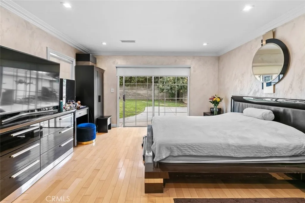 Additional image 32 of 2640 N Keystone Street, Burbank, CA 91504
