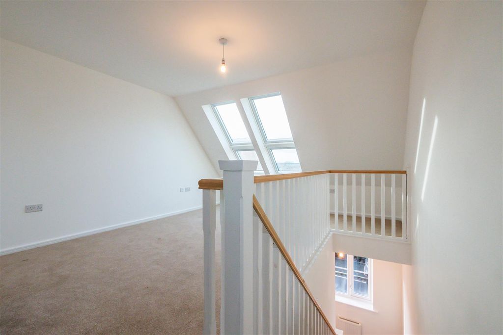 Additional image 9 of 3 bed semi-detached house to rentHerringbone Road, Worsley M28