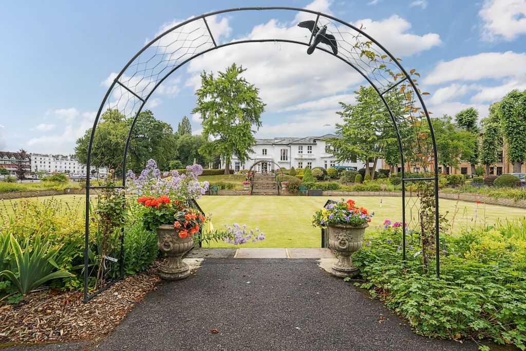 Additional image 5 of 2 bed flat to rentLansborough, Thamesfield Village, Henley-On-Thames RG9