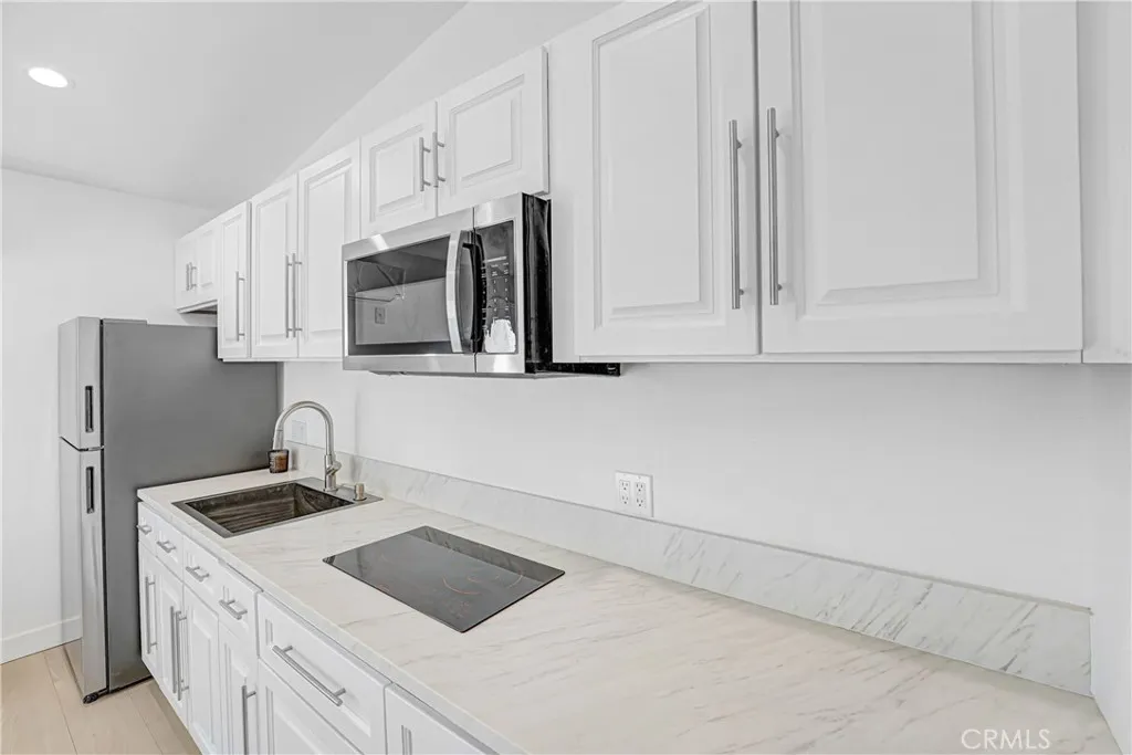 Additional image 28 of 18216 Hartland Street, Reseda, CA 91335