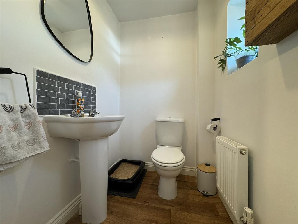 Additional image 10 of 3 bed end terrace house to rentKeay Heights, St. Austell PL25