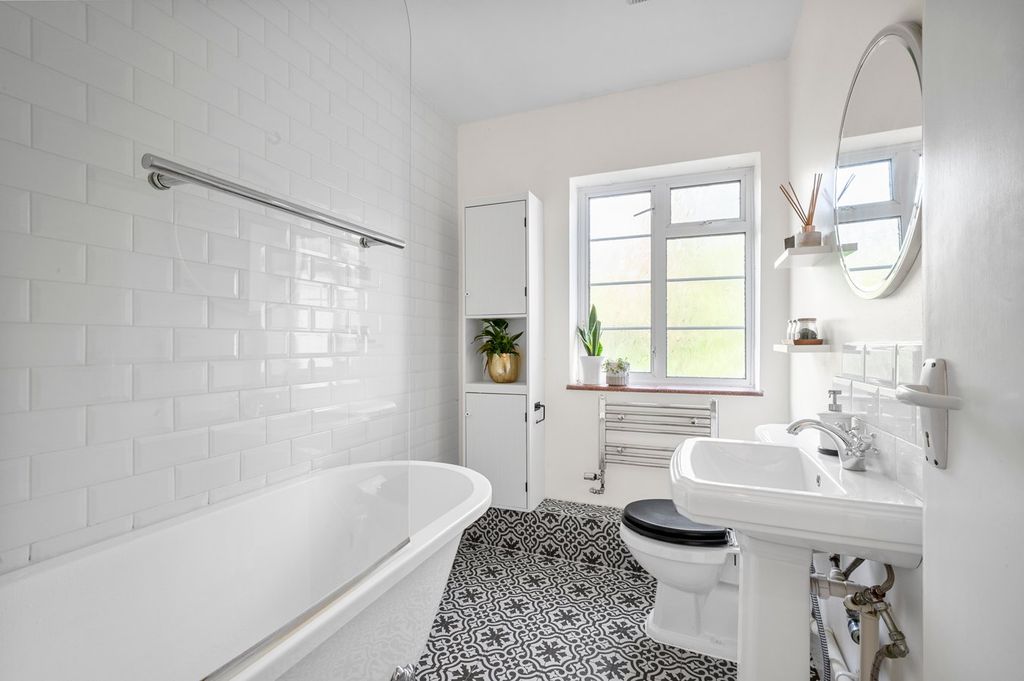 Additional image 9 of 3 bed maisonette for saleTudor House, Weybridge KT13