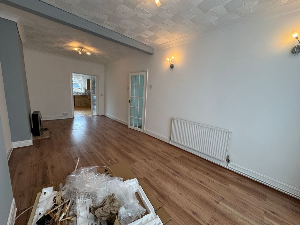Additional image 3 of 3 bed semi-detached house to rentFrobisher Road, Newport NP19