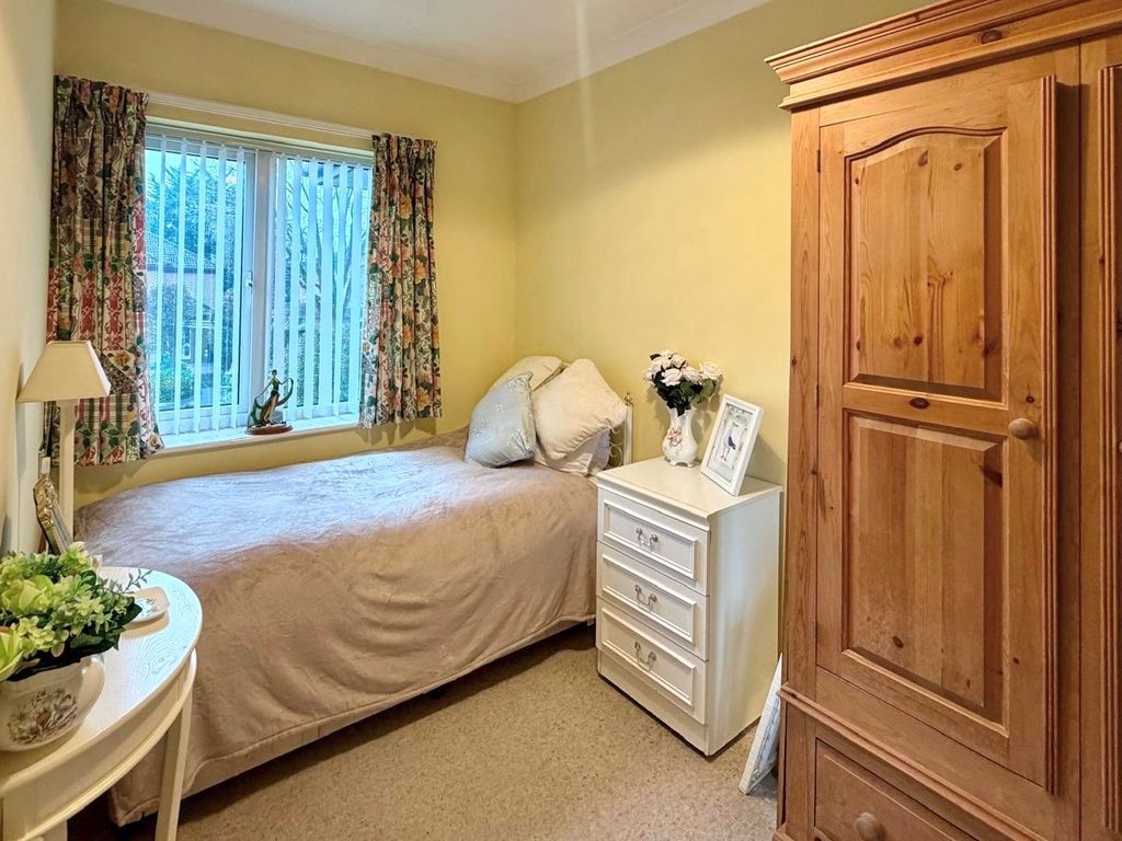 Additional image 11 of 2 bed flat for saleFernlea Avenue, Ferndown BH22