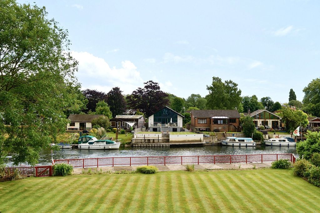 Additional image 2 of 4 bed detached house for saleHamm Court, Weybridge KT13