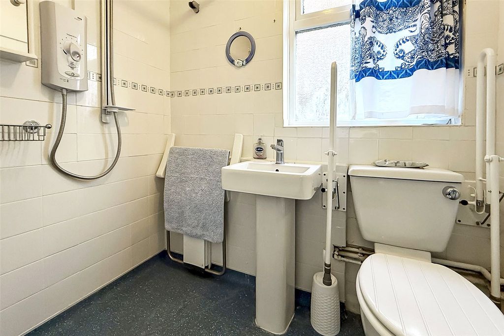 Additional image 10 of 2 bed bungalow for saleAdmirals Walk, Littlehampton, West Sussex BN17