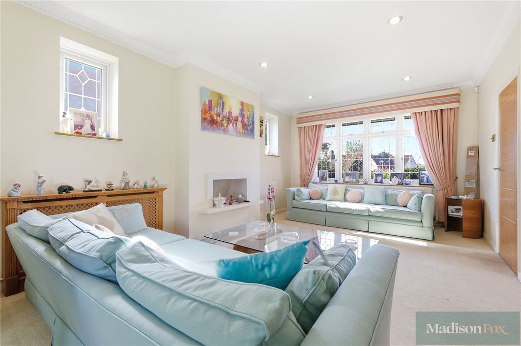 Additional image 5 of 5 bed detached house for saleParkland Close, Chigwell, Essex IG7