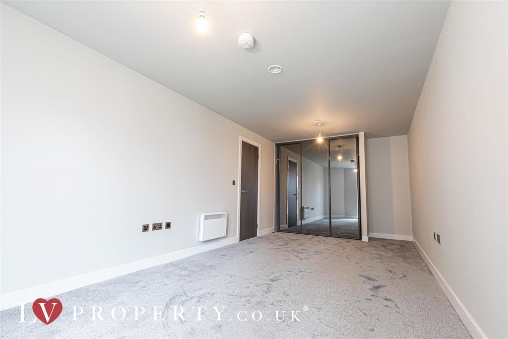 Additional image 7 of 1 bed flat to rentBroad Street, Birmingham, West Midlands B15