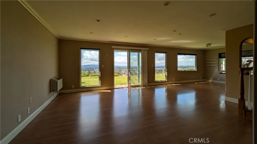 214 Canyon Crest Dr, Monrovia, CA 91016