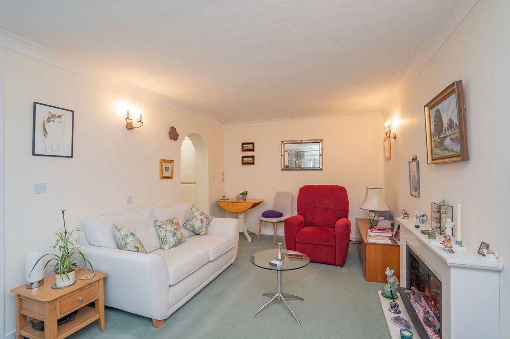 Additional image 7 of 2 bed flat for saleWorcester Road, Malvern, Worcestershire WR14