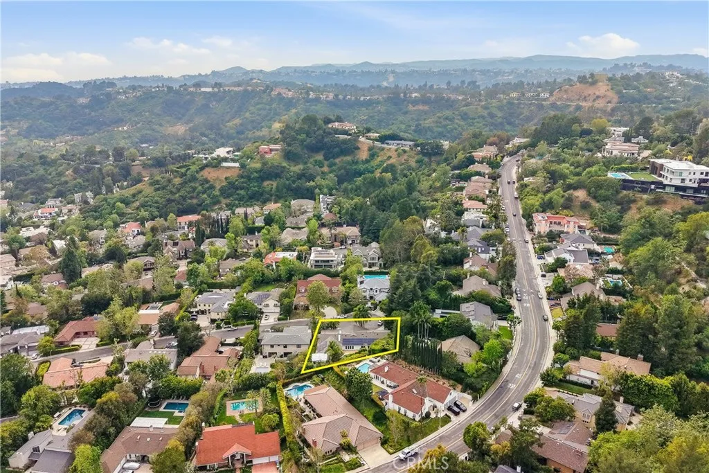 Additional image 66 of 9867 Whitwell Dr, Beverly Hills, CA 90210