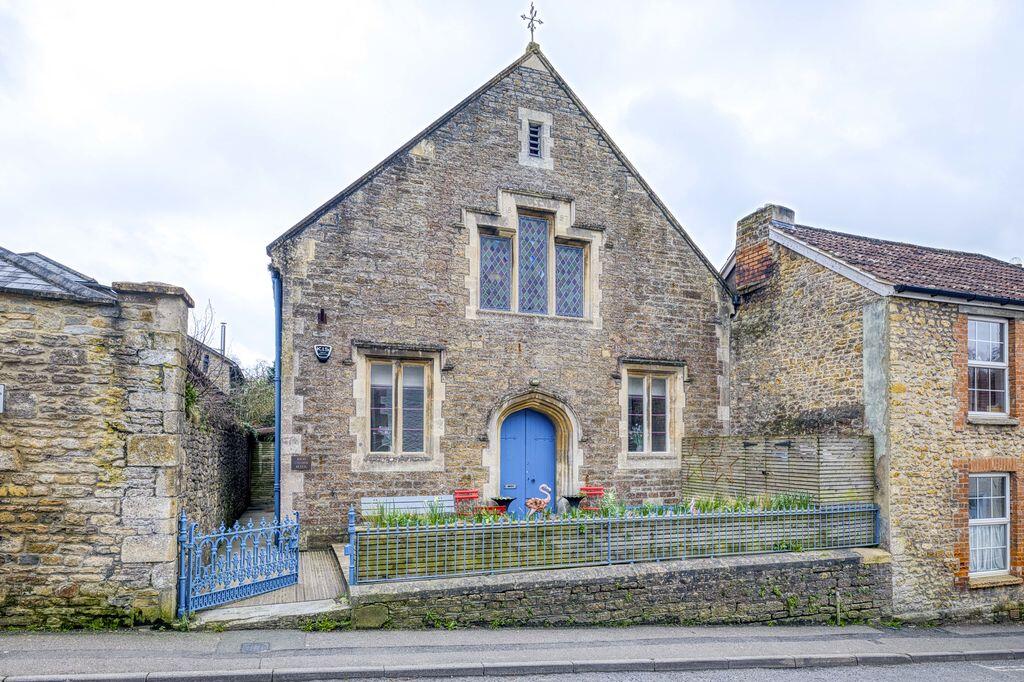 Unique 6 bedroom detached property on Bruton High Street