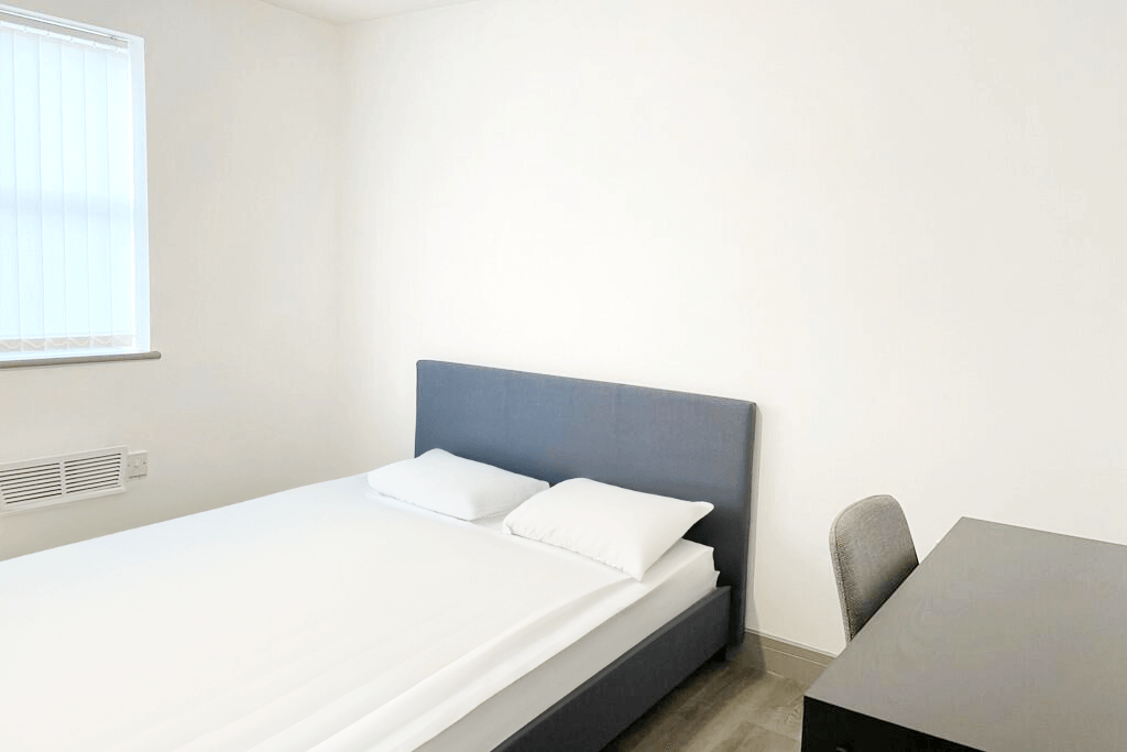 2 bed flat to rentLord Street, Wirral CH41