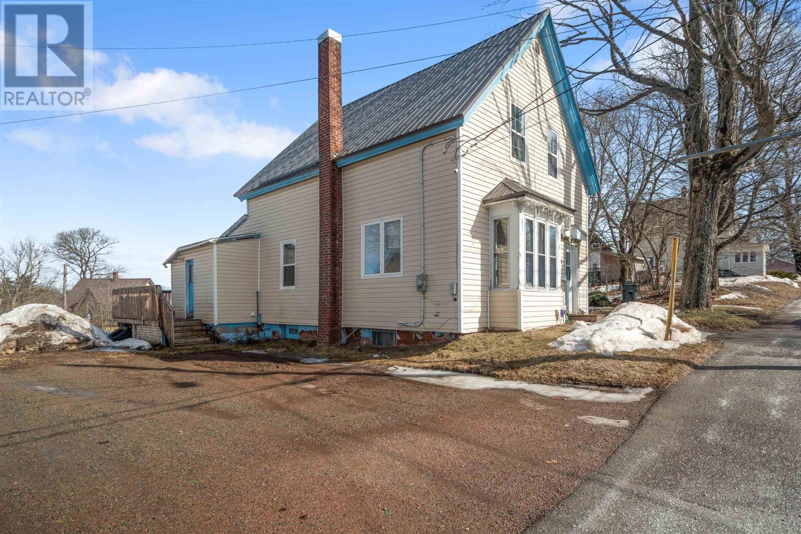 10 East Pleasant Street