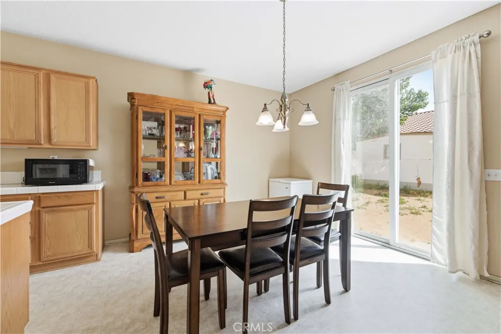 Additional image 9 of 2822 Emerald Ln, Lancaster, CA 93535
