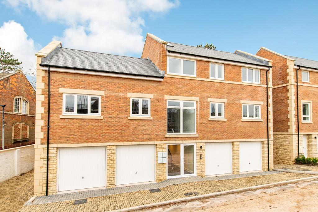 Polebarn Road, Trowbridge photo 2