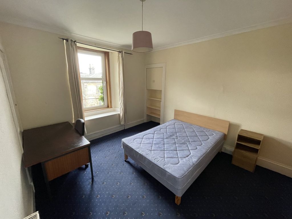 4 bed flat to rent53 Taylors Lane, Dundee DD2