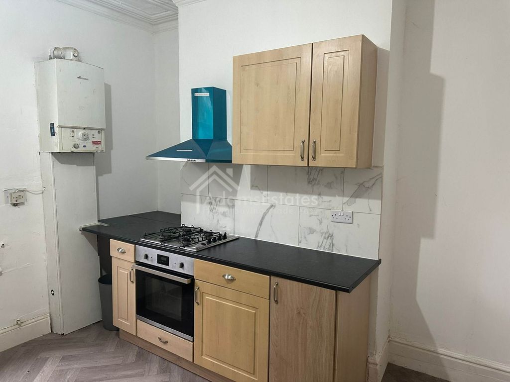 Additional image 2 of 10 bed semi-detached house for saleHill Crest Road, Dewsbury WF12