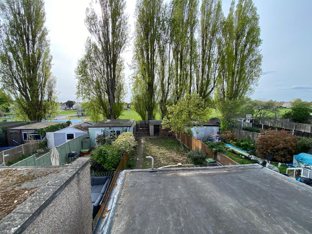 Additional image 3 of 2 bed end terrace house to rentKent Road., Dagenham, Dagenham RM10
