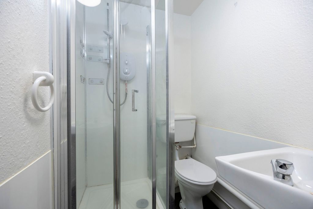 Additional image 6 of 2 bed flat to rentWellington Street, Cheltenham GL50
