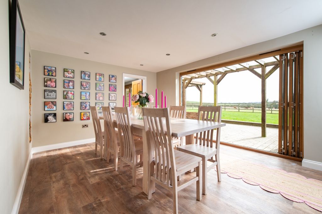 Additional image 11 of 4 bed detached house to rentNewnham, Henley-In-Arden B95