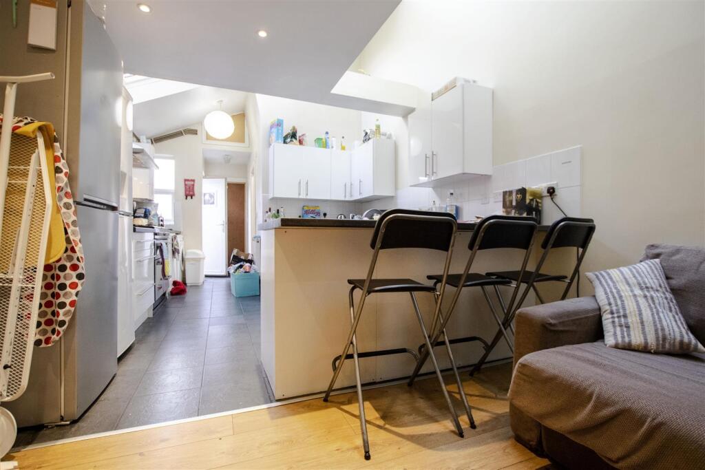 Heeley Road, Birmingham, West Midlands, B29 photo 5