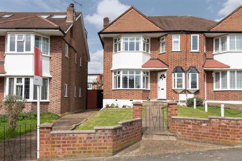 Underne Avenue, London N14