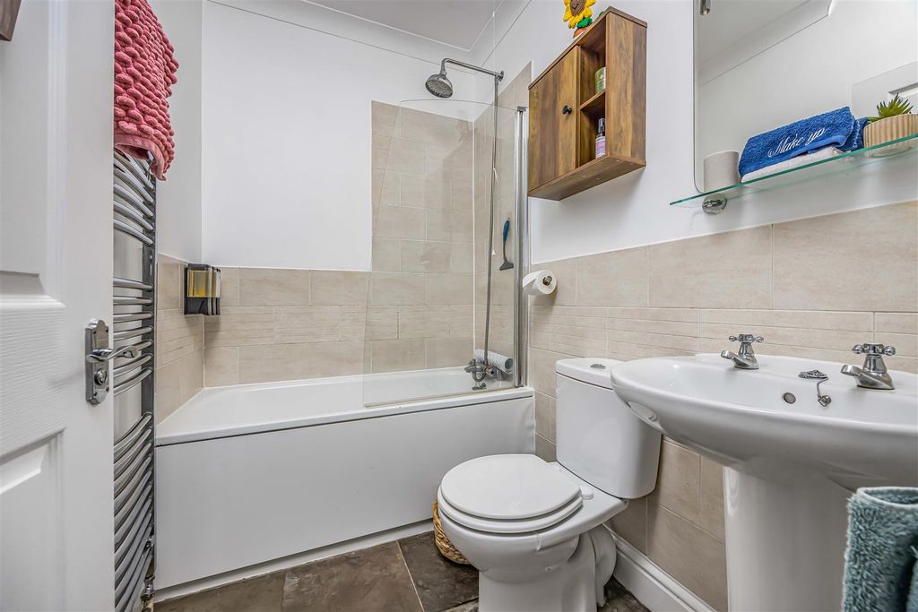 Additional image 8 of 1 bed flat for saleNorth Street, Emsworth PO10