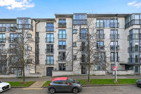 14/3 Waterfront Gait, Granton, Edinburgh EH5