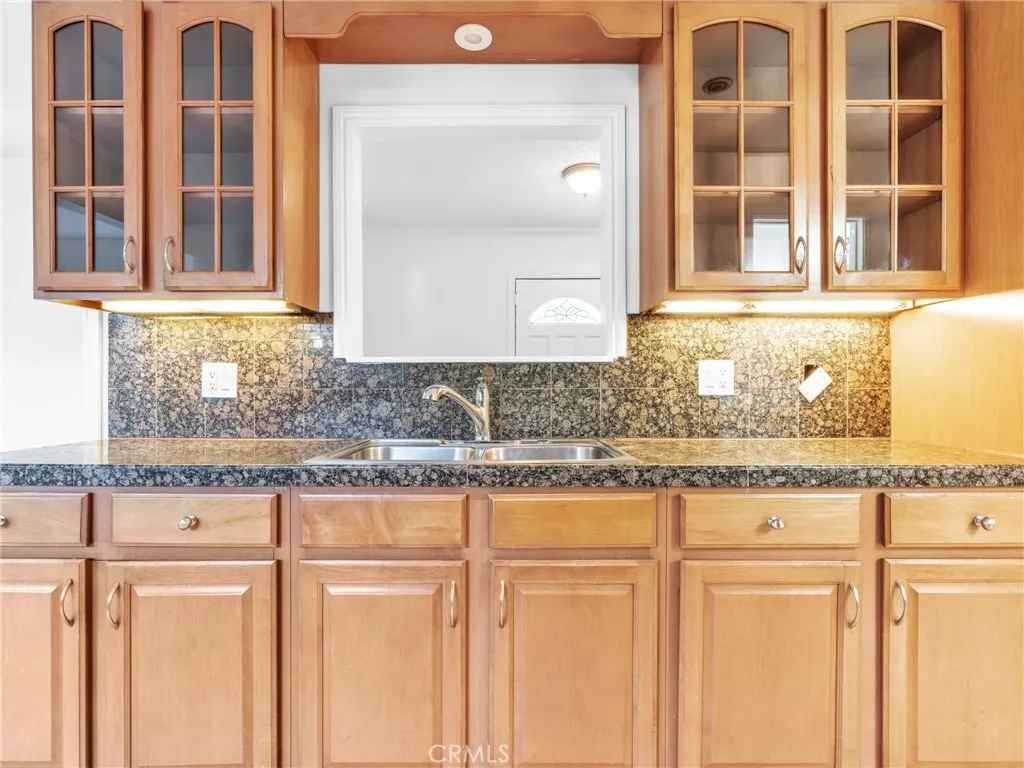 Additional image 4 of 7318 Zelzah Avenue, Reseda, CA 91335