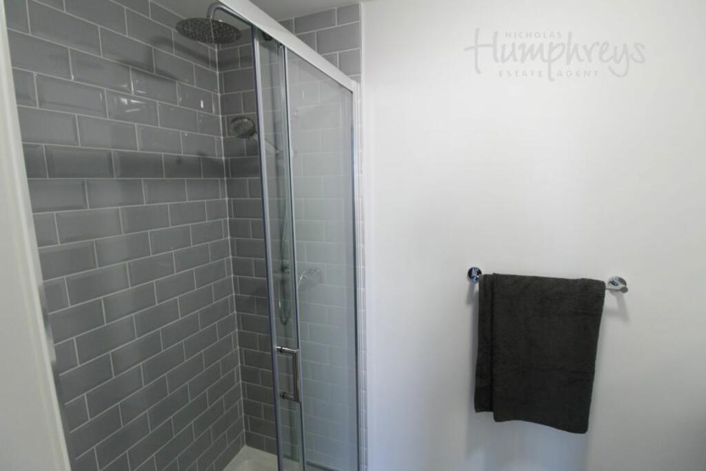 Stanton Road - VIEWINGS FROM 8am - 8pm photo 4