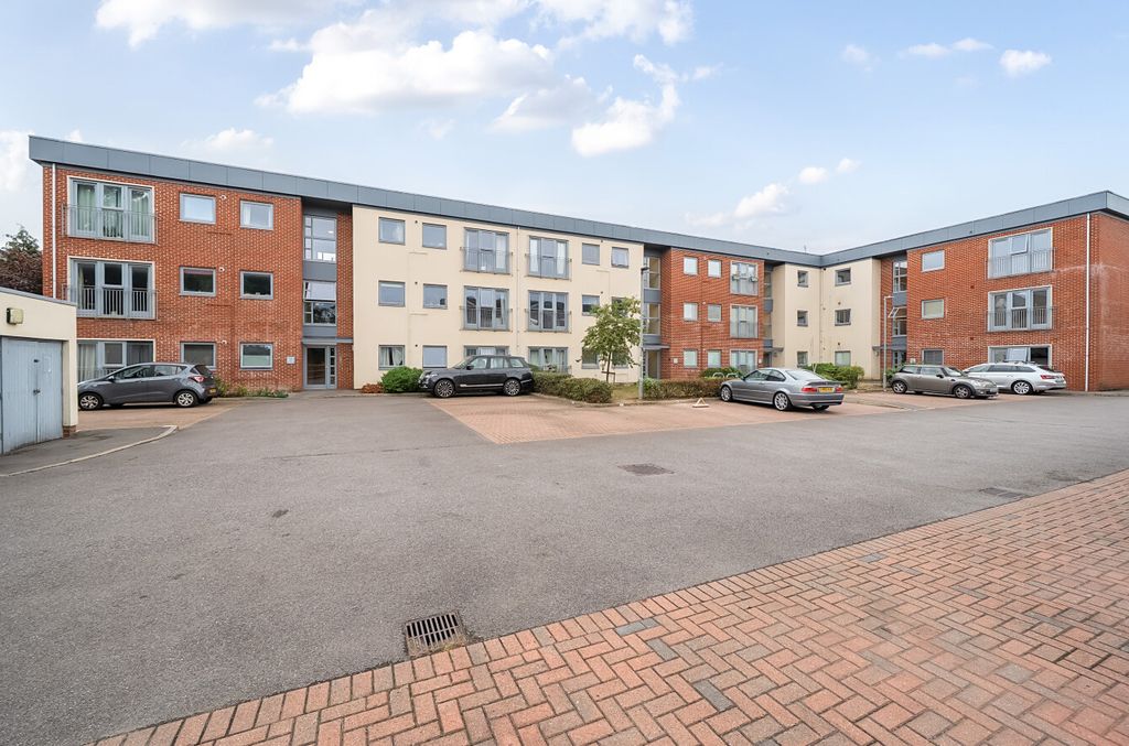 Additional image 14 of 2 bed flat for saleLondon Road, Binfield, Bracknell, Berkshire RG42